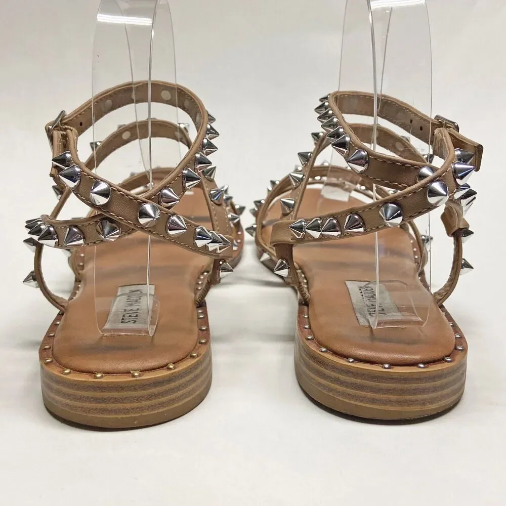 Steve Madden Beige Travel Flat Sandal Size 7.5 Pointed Round Silver Studs Buckle